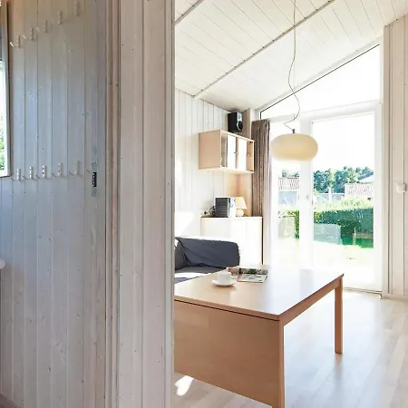 Two-bedroom In 10 * Groemitz