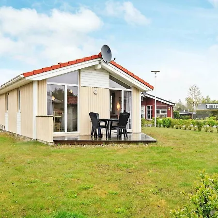 Two-bedroom In 10 Holiday home *